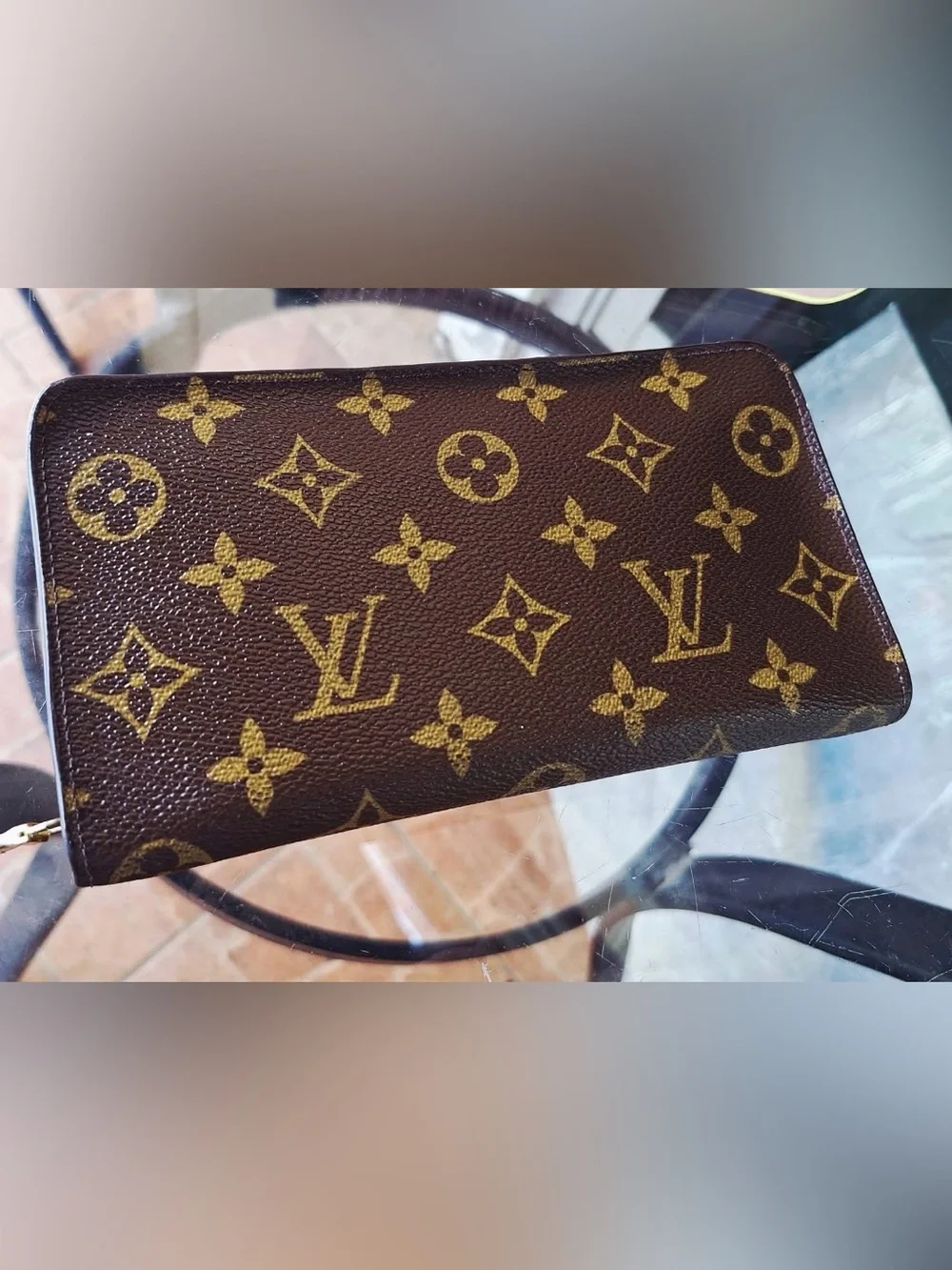 LOUIS VUITTON